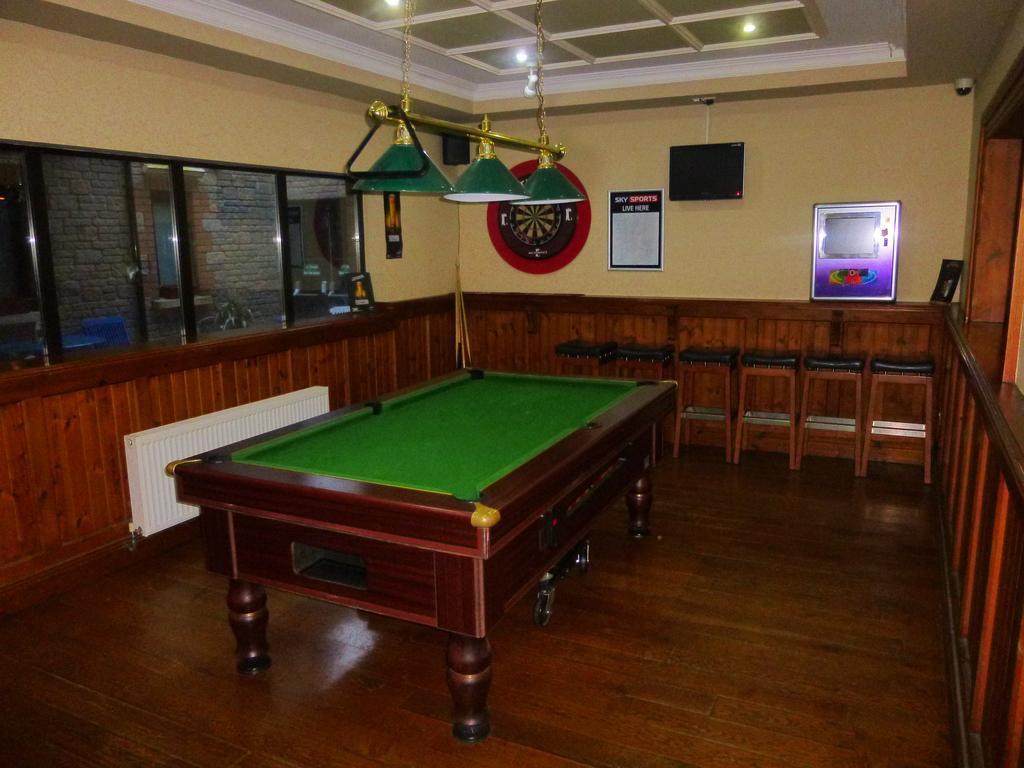 The Schooner Tavern Ballycotton Extérieur photo